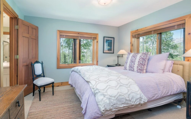 Wapiti Mountain Escape