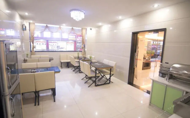 Youth Sunshine Hotel (Xiamen Fangte Menghuan Tong'an)