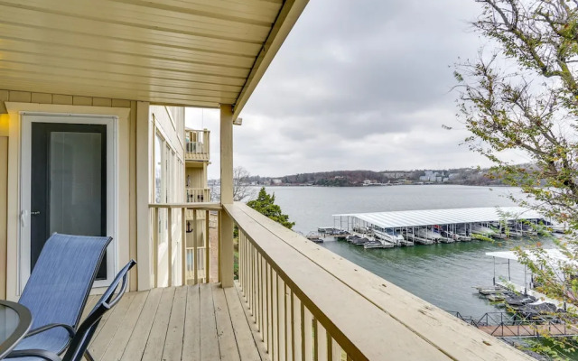 Lakefront Condo w/ Balcony in Osage Beach!