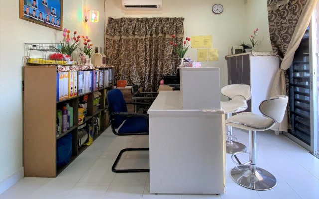 Kbkb Homelystay by Oyo Rooms