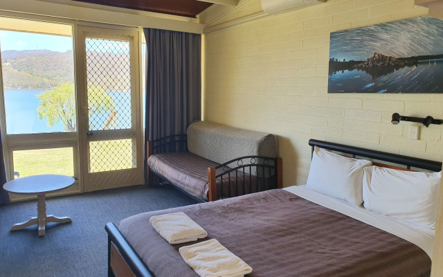 Lake Jindabyne Hotel