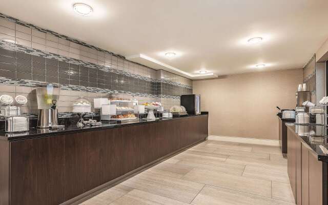 La Quinta Inn & Suites by Wyndham Salem NH