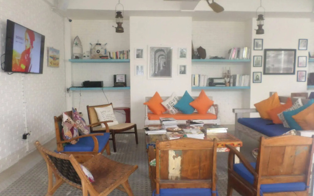 Paras Paros Marina Lodge