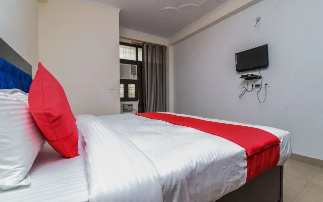 Larch Western By OYO Rooms