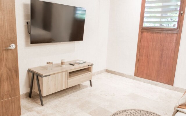 Bajo Cielo 107 By Lockey