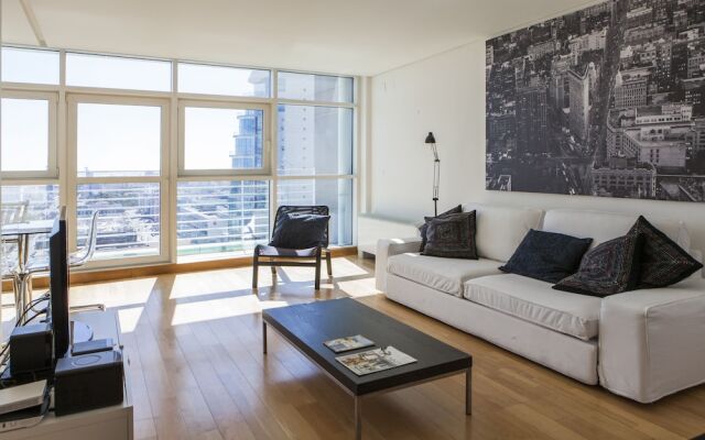 Rent4Rest Lisbon 17th Floor River View Apartment