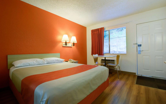 Motel 6 Seattle, WA - Airport