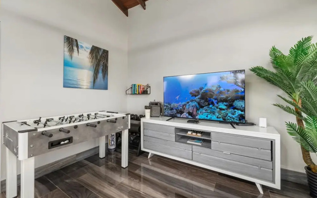 3br2ba Great Location Private Pool Amenities