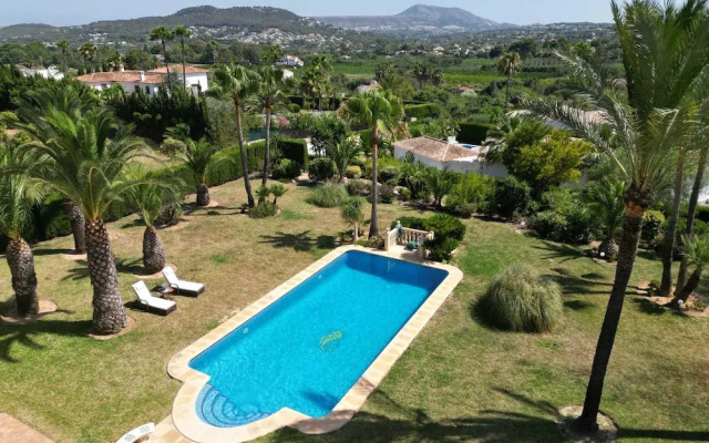 Mozamb in J vea With 4 Bedrooms and 3 Bathrooms