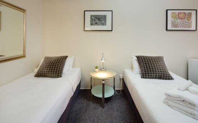 Neutral Bay Lodge