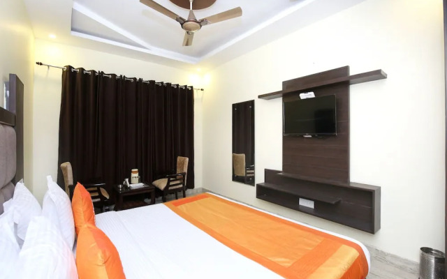 Capital O 322 Hotel Royal