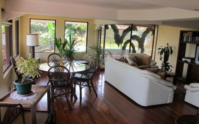Las Cumbres Inn