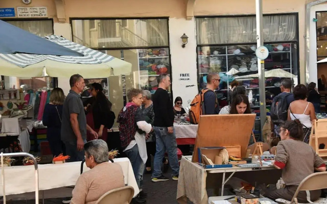 Carmel Market Designed Studio with Balcony