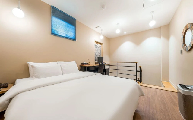 Celint Hotel