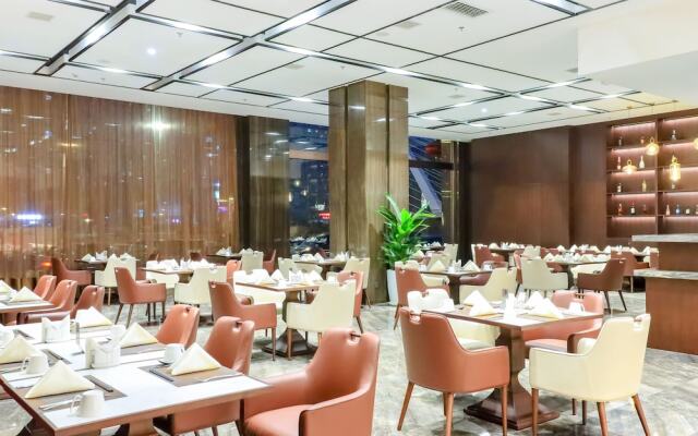 Yun-Ray Phoenix Hotel