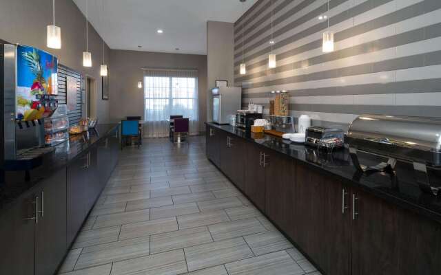 La Quinta Inn & Suites by Wyndham Forsyth