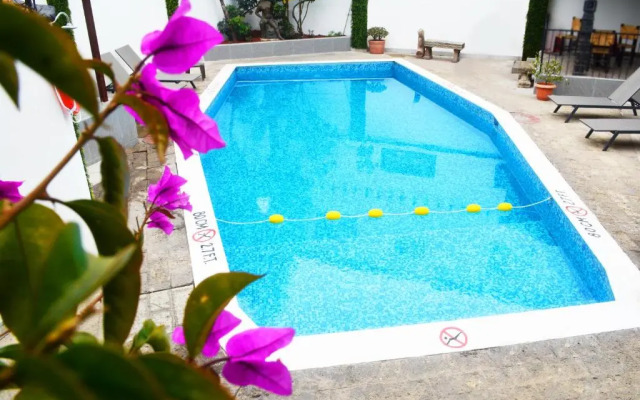 Americas Best Value Inn - Posada El Rey Sol