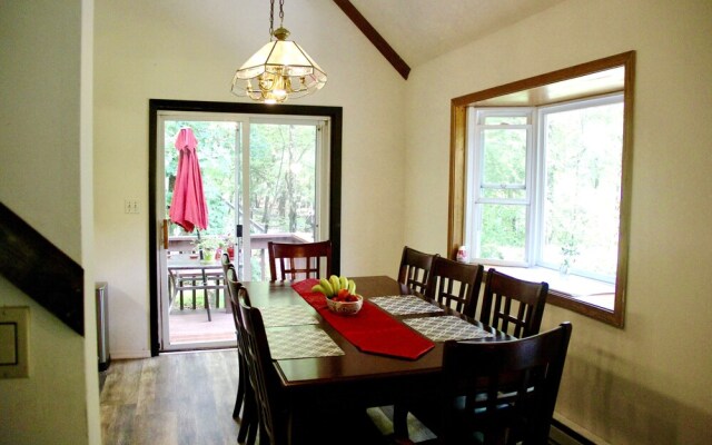 Beautiful Lakeside House Near Camelback