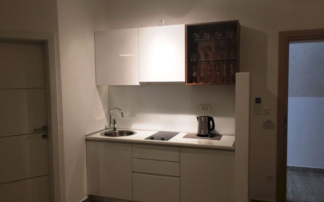 Boutique Pine Tree apartments