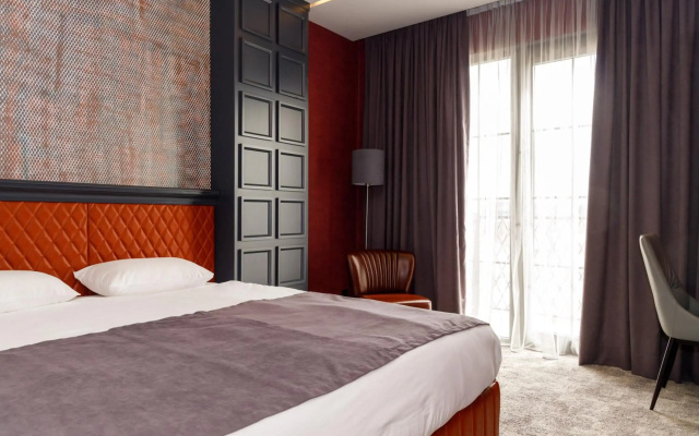 Solomon Hotel