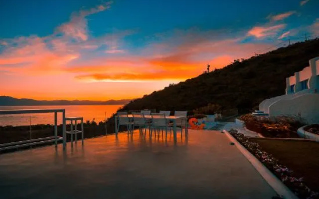 Fuxian Lake 25 Degree Blue Hotel