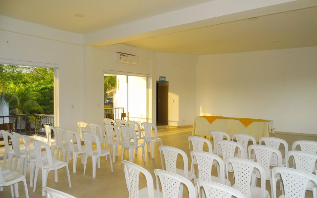 Alborada Hotel by AHMA