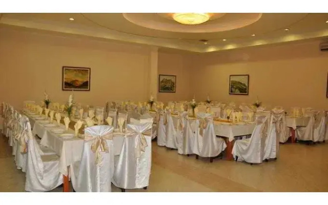 Hotel Feni