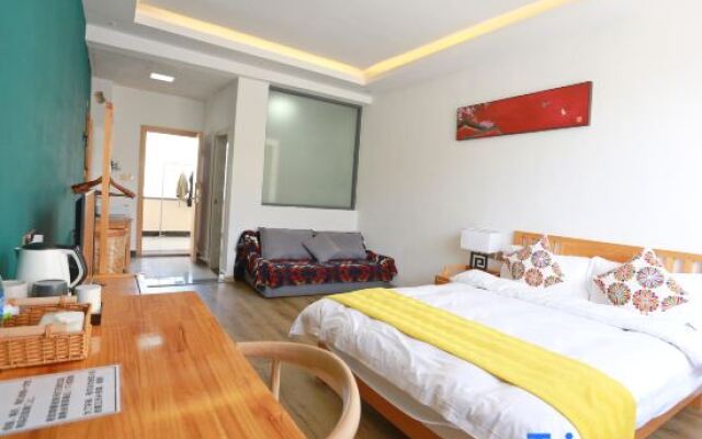 Date jade dragon snow mountain view guest house