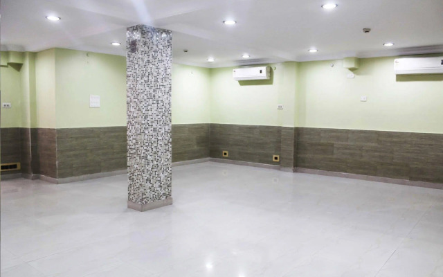 FabHotel Arya International Elgin Road