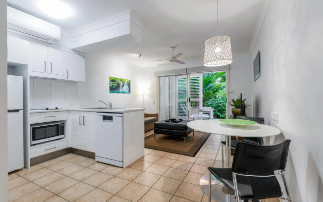 Port Douglas Apartments - Adults Only Oasis