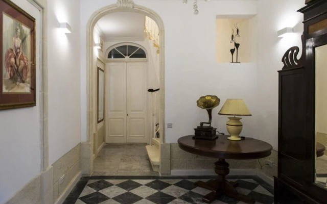 AG1 - Studio in the center