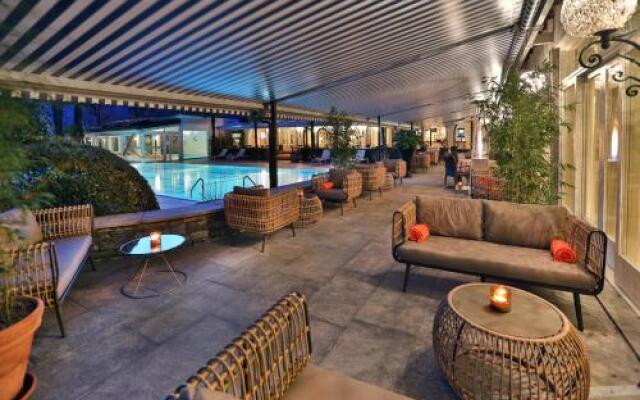 Villa Delta Suites House