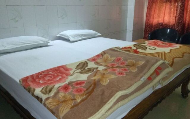 Iroomz Nama Residency