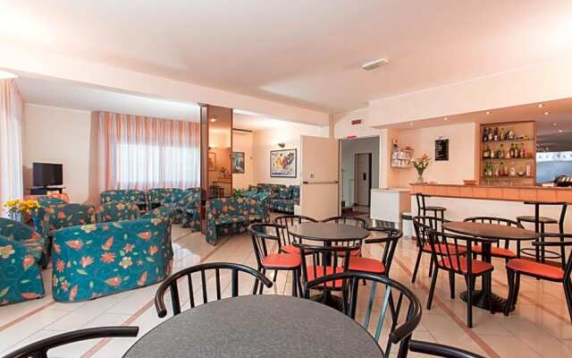 Hotel Joli