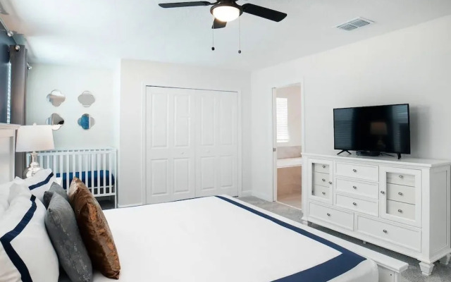 Tvpm 2858bd sl 8 Bedroom Home by RedAwning