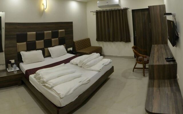 Hotel Smart Room By Shree Vatika