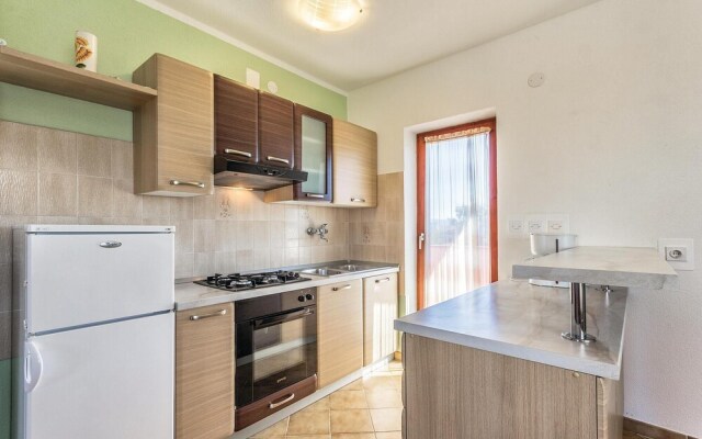 Nice Home in Bratulici With Wifi and 6 Bedrooms