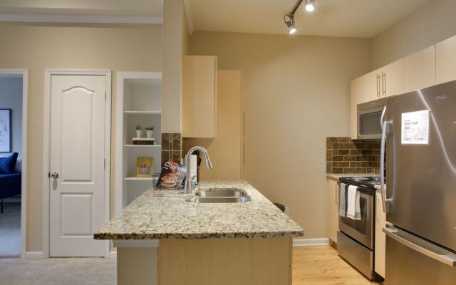 Southend 2 BR Apt near Stadium by Frontdesk