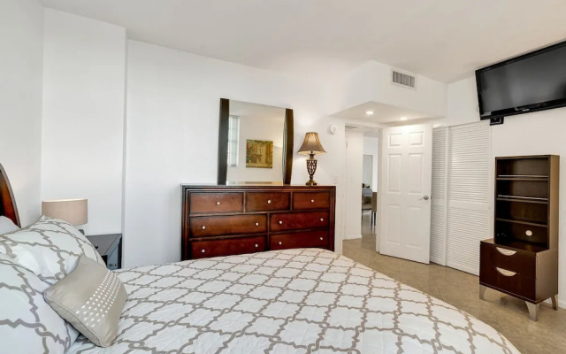 Beautiful Apartment in Hollywood Beach