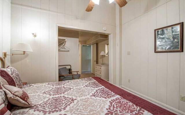 Echota 4 Bedroom Home with Hot Tub