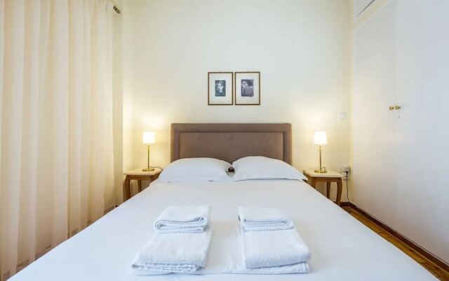 Chic flat in Kolonaki next to American Embassy