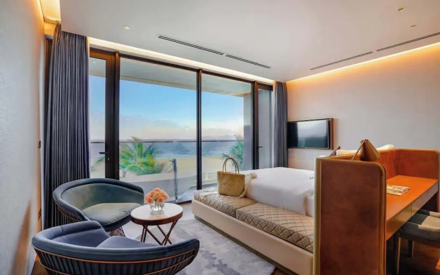 Family Paradise: Where Memories Bloom by the Sea