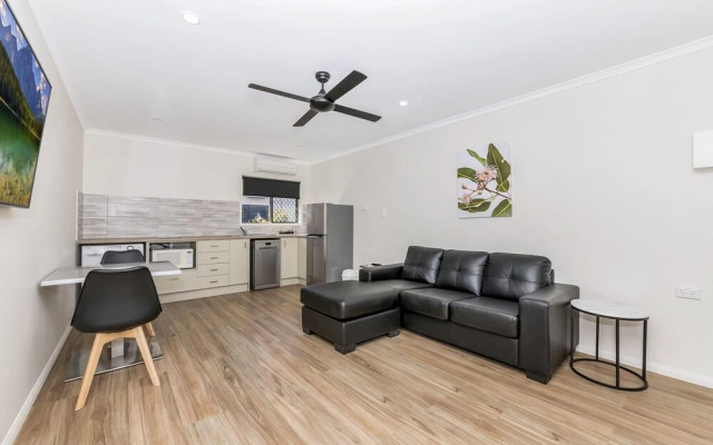 Cascade Motel In Townsville