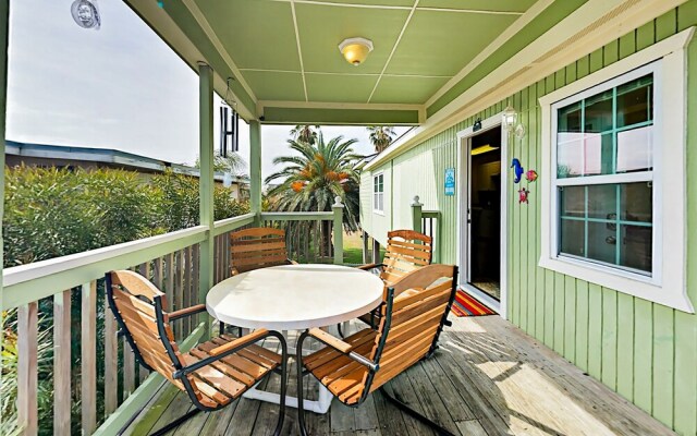 4121 Las Palmas Street Home by RedAwning