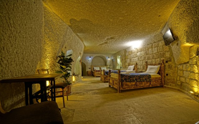 Zeus Cave Suites