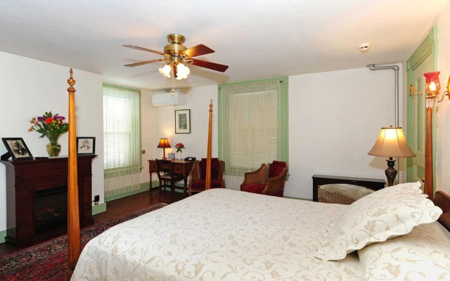 Wainwright Inn