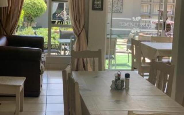 Oaklands Inn and Conference