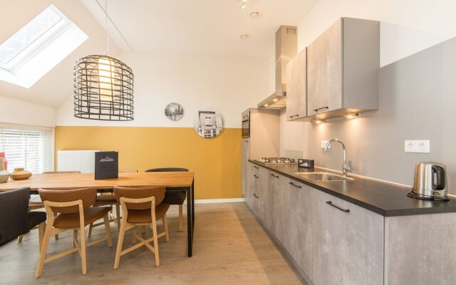 Modern Apartment, at 4 km. From Maastricht