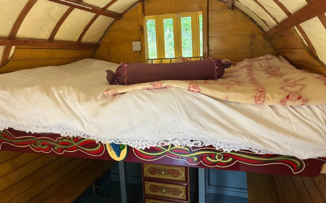 2 Guests - Pet Friendly - Traditional Gypsy Vardo