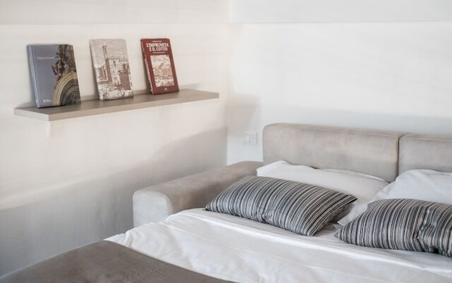 Silver Novella Luxury Apartment